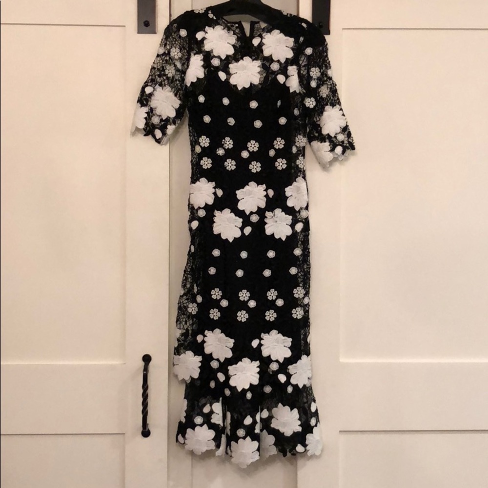 Floral appliqué sheath dress with ruffle hem